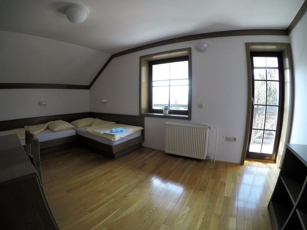Tržič Karami Mountainhouse B&B 외부 사진