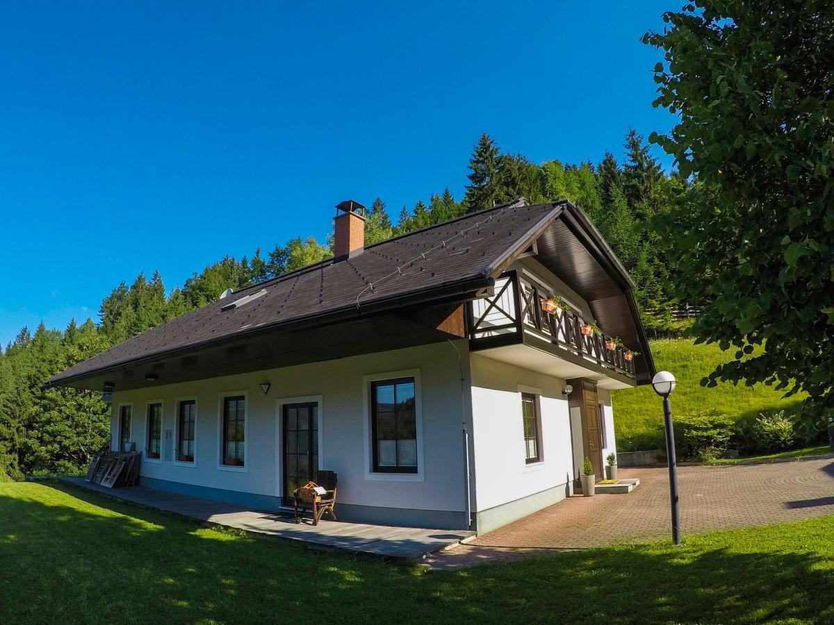 Tržič Karami Mountainhouse B&B 외부 사진